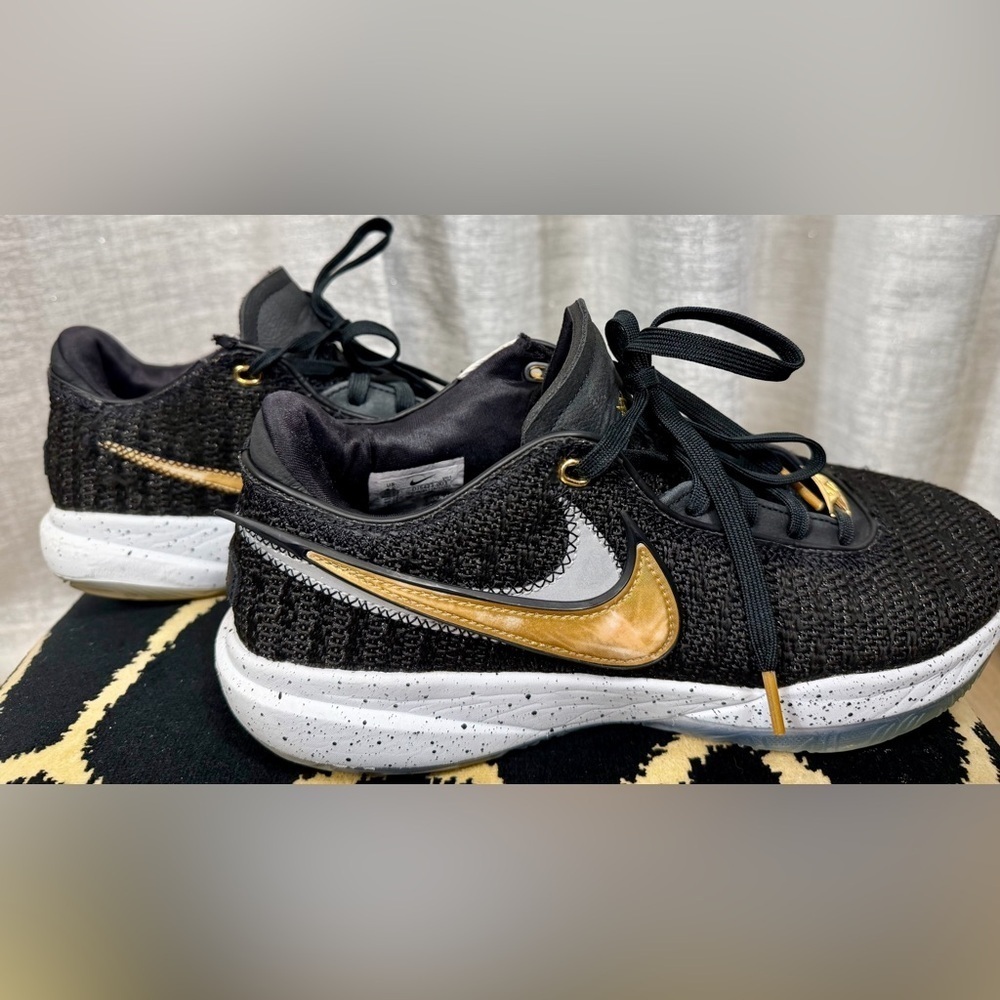 Nike LeBron XX Black and Gold Men’s Size 9.5 – Signature Basketball Sho - Picture 2 of 8
